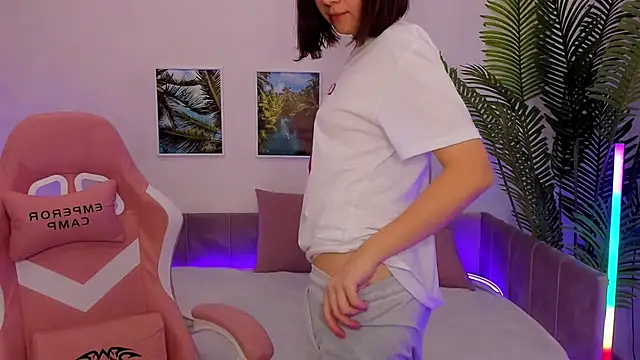 Snapshot of Lina_Brownie chatting on March 2025 04:58:02 AM Lina Brownie online show from March 2025 04:58:02 AM