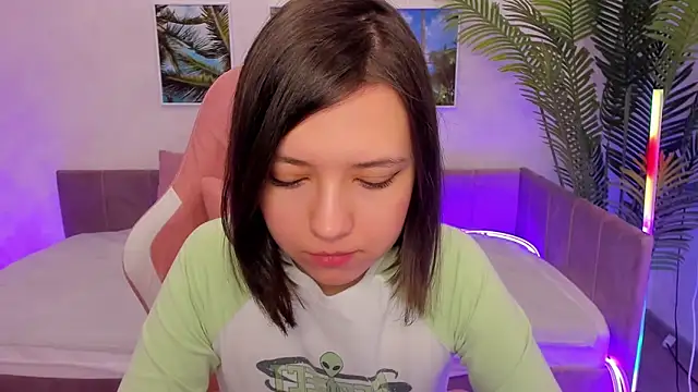 Snapshot of Lina_Brownie chatting on March 2025 05:03:02 AM Lina Brownie online show from March 2025 05:03:02 AM