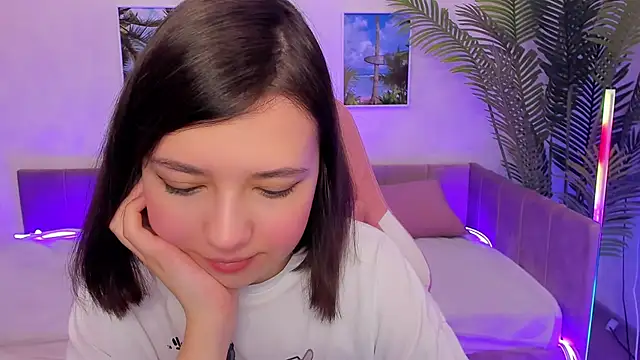 Snapshot of Lina_Brownie chatting on March 2025 02:21:02 AM Lina Brownie online show from March 2025 02:21:02 AM