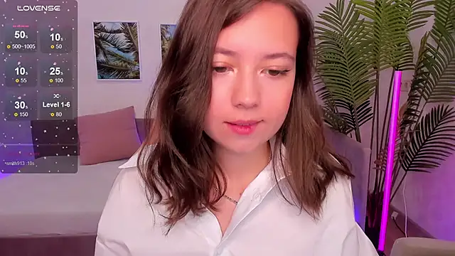 Snapshot of Lina_Brownie chatting on September 2025 02:44:01 AM Lina Brownie online show from September 2025 02:44:01 AM