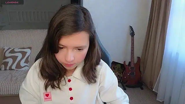 Snapshot of Lina_Brownie chatting on October 2025 04:07:01 AM Lina Brownie online show from October 2025 04:07:01 AM