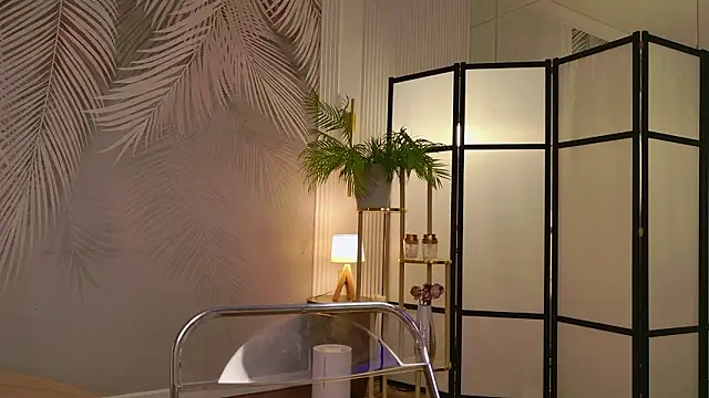 Miley Smile online show from February 2026 06:47:01 AM