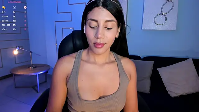 Snapshot of CharlotteCox_ chatting on February 2025 11:12:02 AM CharlotteCox online show from February 2025 11:12:02 AM