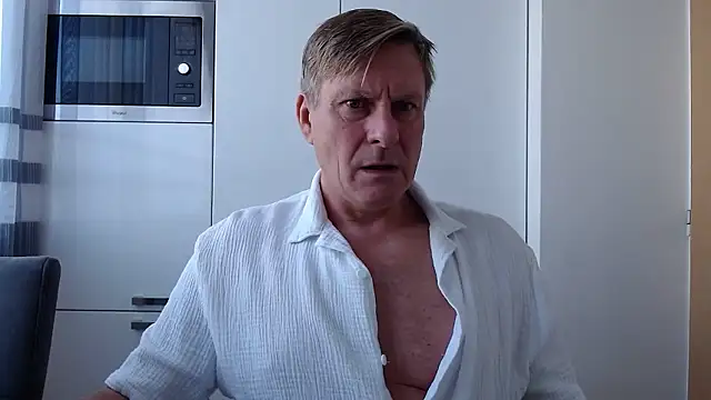 Snapshot of johnnym1 chatting on January 2026 10:19:02 AM johnnym1 online show from January 2026 10:19:02 AM