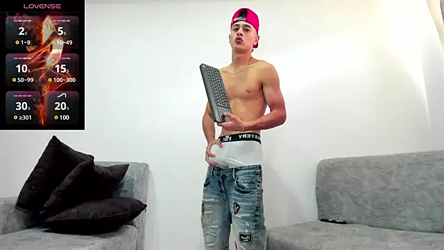 JuniorMorris  online show from March 2025 08:40:01 PM