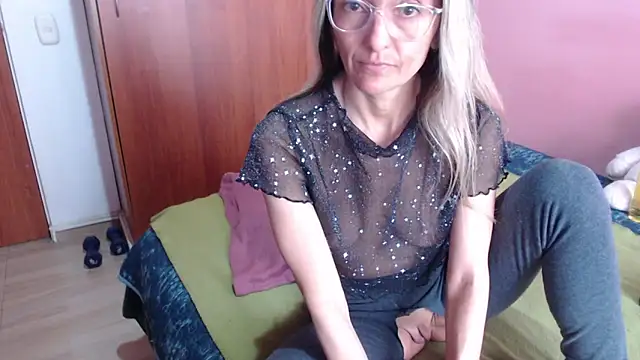 Susanlover online show from January 2025 07:18:02 PM