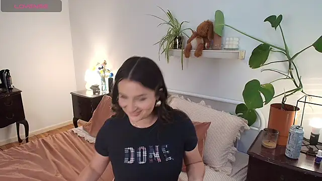 Snapshot of Lenas_Room chatting on February 2026 06:01:02 AM Lenas Room online show from February 2026 06:01:02 AM