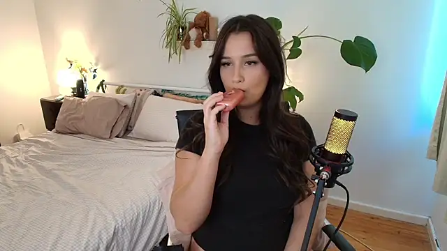 Lenas Room online show from March 2026 07:01:01 AM