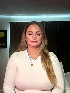 Snapshot of Sophie_Raegan chatting on February 2026 04:23:02 PM Sophie Raegan online show from February 2026 04:23:02 PM