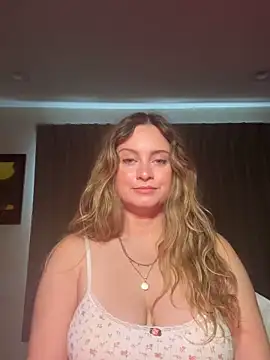 Snapshot of Sophie_Raegan chatting on February 2026 04:45:02 PM Sophie Raegan online show from February 2026 04:45:02 PM