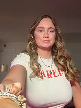 Snapshot of Sophie_Raegan chatting on February 2026 03:45:02 PM Sophie Raegan online show from February 2026 03:45:02 PM