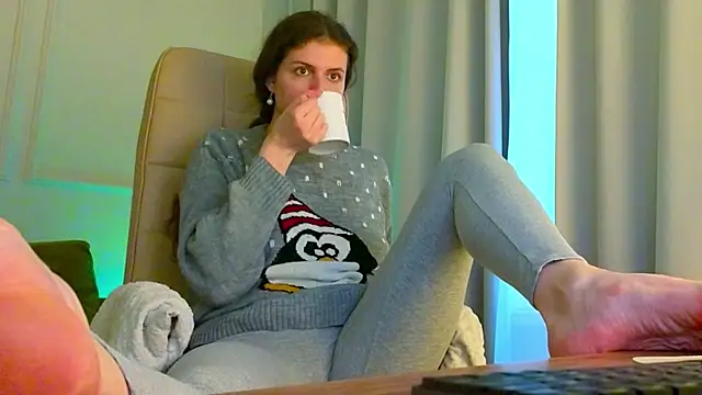 Sereta Finn online show from December 2024 10:45:02 AM