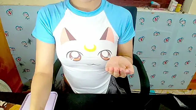   Saphia   online show from December 2025 12:59:02 AM