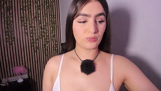 Snapshot of sofia_44 chatting on June 2026 02:27:02 PM sofia 44 online show from June 2026 02:27:02 PM
