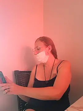 MILEIDE980 online show from October 2025 07:23:02 PM