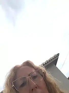 MILEIDE980 online show from November 2025 12:59:01 PM