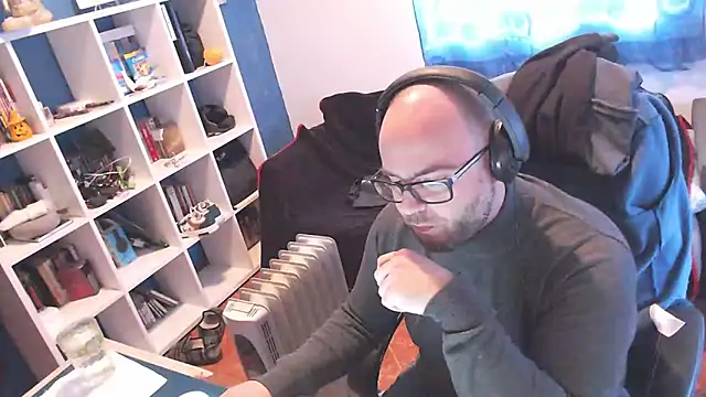 ravingr4d4 online show from February 2025 01:58:01 PM