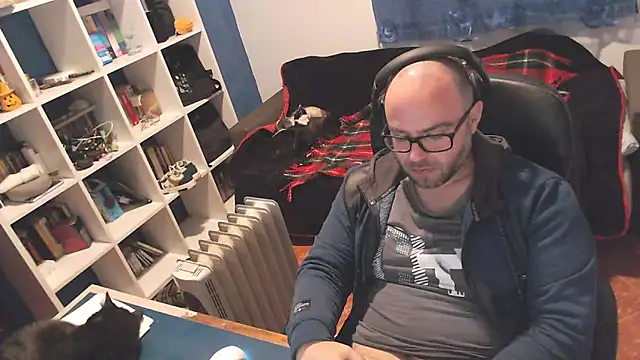 ravingr4d4 online show from February 2025 10:06:02 PM