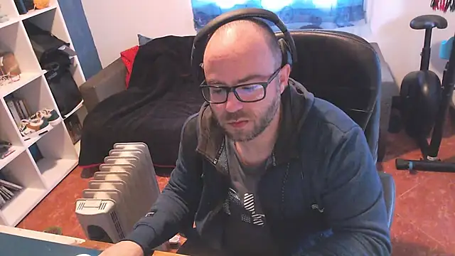 ravingr4d4 online show from March 2025 08:57:01 AM