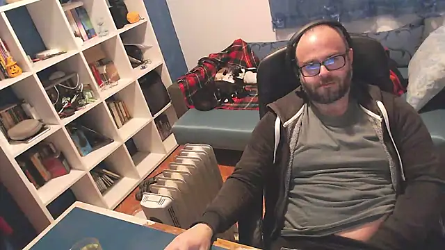 ravingr4d4 online show from March 2025 09:37:01 PM