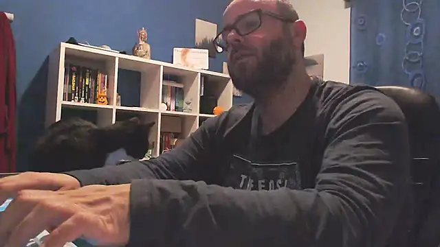 ravingr4d4 online show from March 2025 11:20:02 PM