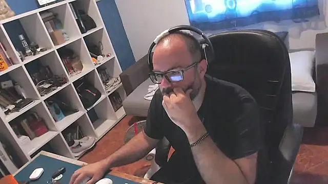 ravingr4d4 online show from September 2025 08:08:01 AM