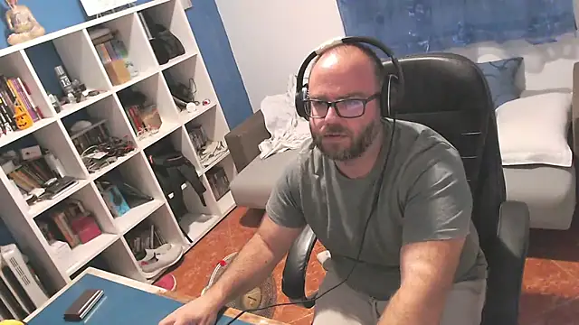 ravingr4d4 online show from September 2025 09:41:02 PM