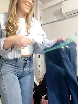 Snapshot of Daniela77771 chatting on September 2025 01:27:01 AM Daniela77771 online show from September 2025 01:27:01 AM