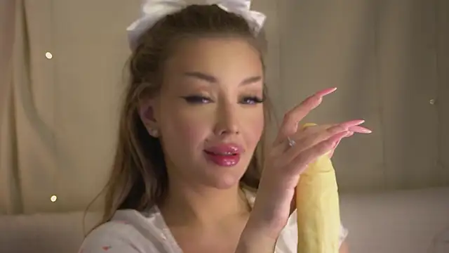 AnnyBangs online show from September 2025 07:32:01 AM