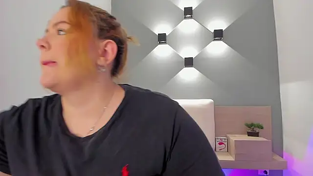 sophiarossee  online show from March 2025 12:27:02 PM