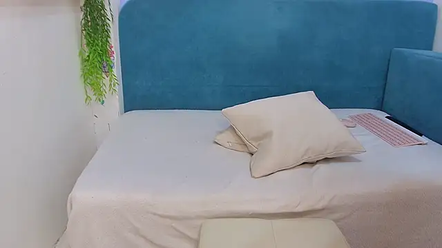 Snapshot of moon_cake chatting on November 2025 11:55:02 AM moon cake online show from November 2025 11:55:02 AM