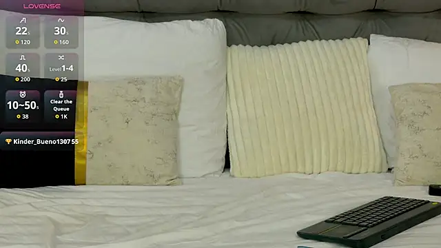 MiaCharm online show from April 2026 08:07:02 PM