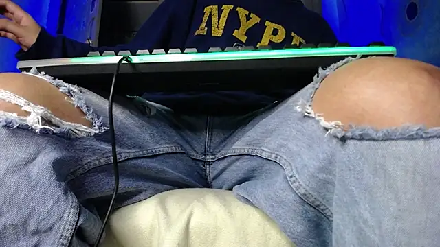 zacwatson  online show from February 2025 03:15:01 AM