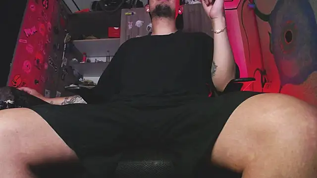 zacwatson  online show from October 2025 01:06:02 AM