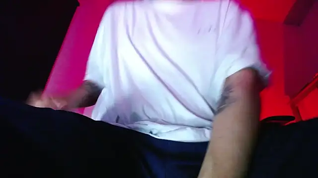 zacwatson  online show from November 2025 01:15:01 AM