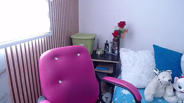 CristialJones  online show from September 2025 03:35:02 PM