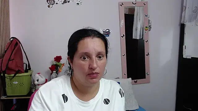 CristialJones  online show from September 2025 01:58:01 PM