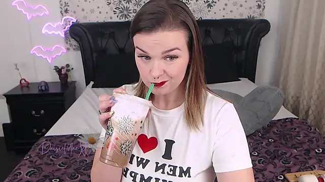 DaisieMaeXO online show from December 2025 11:00:01 PM