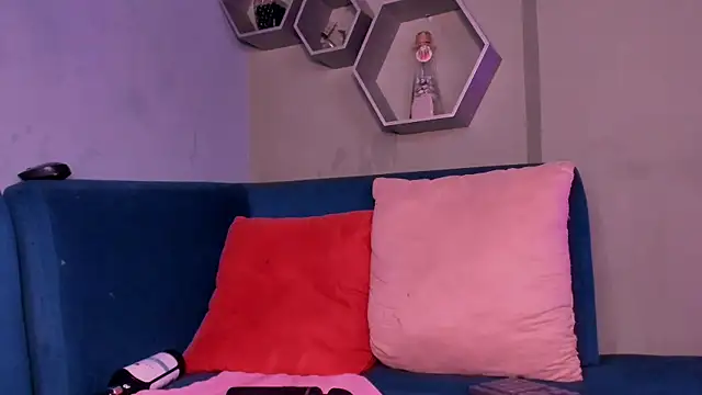 Snapshot of Sussy_Bell01 chatting on February 2025 03:04:01 AM Sussy Bell01 online show from February 2025 03:04:01 AM