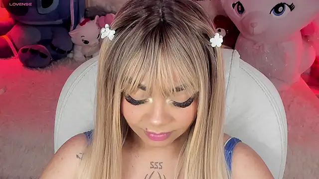 conny  curly online show from March 2025 04:32:02 PM