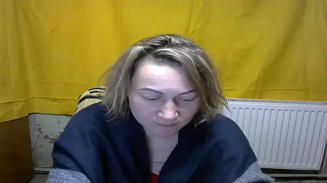 wLESLYMOSw online show from February 2025 09:18:02 PM