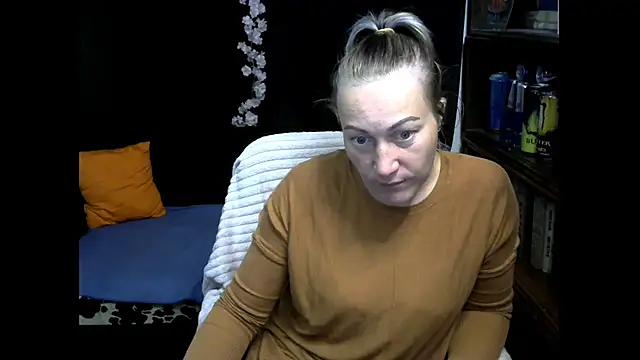 wLESLYMOSw online show from September 2025 06:47:02 AM