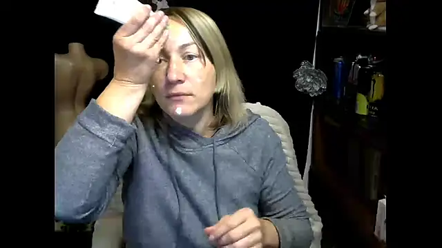 wLESLYMOSw online show from September 2025 09:25:02 AM