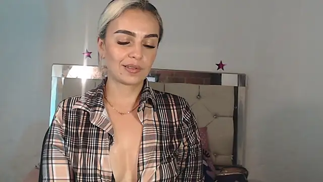 ashley  tylor online show from February 2025 09:00:02 AM