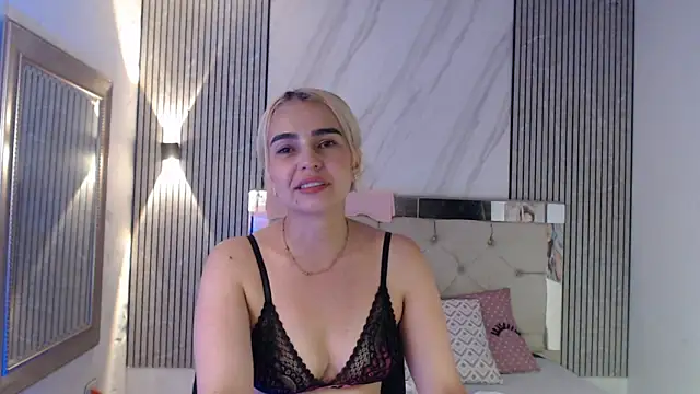 Snapshot of ashley__tylor chatting on June 2026 03:25:01 AM ashley tylor online show from June 2026 03:25:01 AM