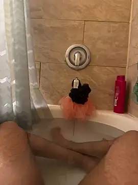 Snapshot of VFuck4U_xxx chatting on March 2025 10:39:02 PM VFuck4U xxx online show from March 2025 10:39:02 PM