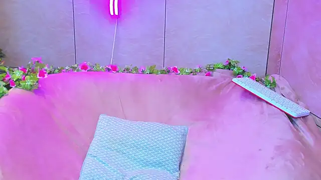 Vanessa Florence online show from March 2025 12:40:02 AM