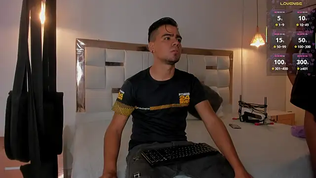 PittAndLunaa online show from November 2025 12:17:01 PM