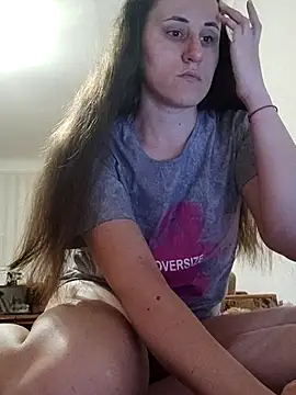 emeli moon online show from October 2025 06:46:02 PM