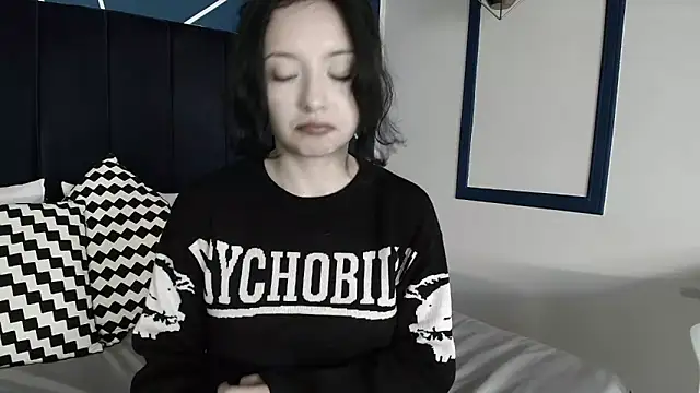 Adeelinee online show from January 2025 10:48:01 PM